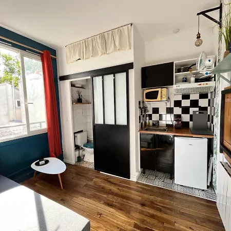 Little Center Apartment *